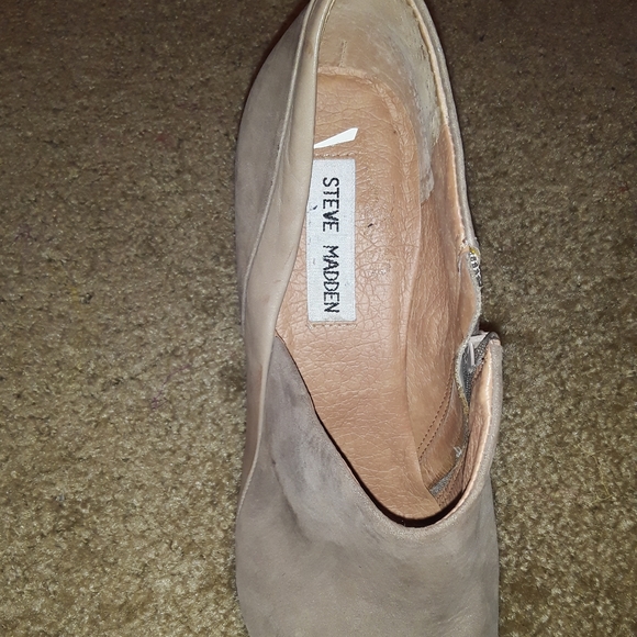 Shoes - Picture 2 of 2